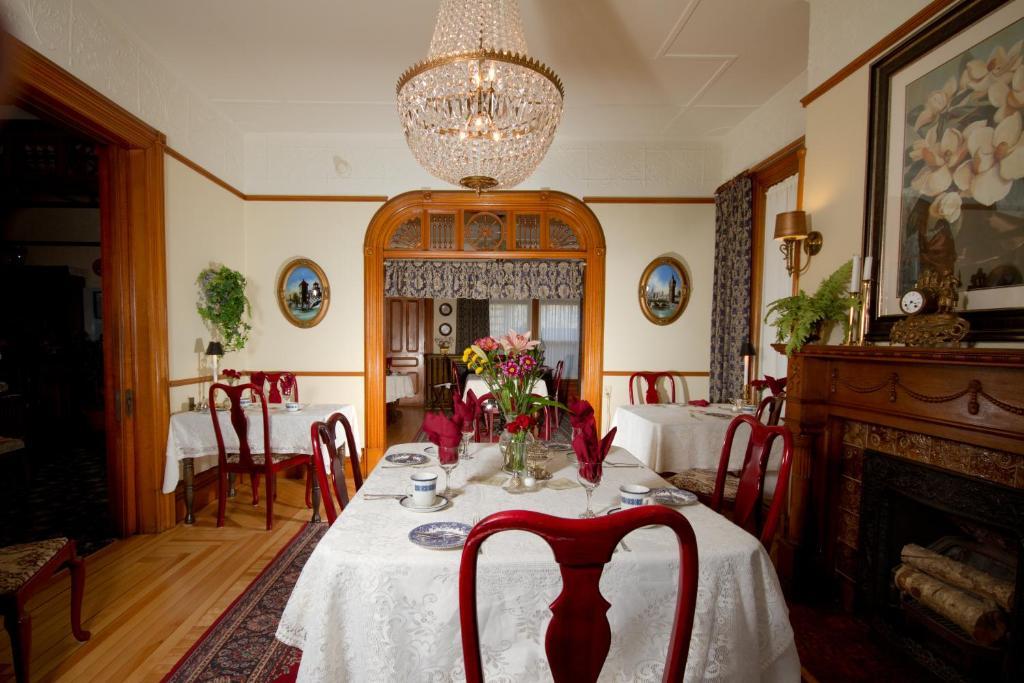 וולפוויל Victoria'S Historic Inn מראה חיצוני תמונה