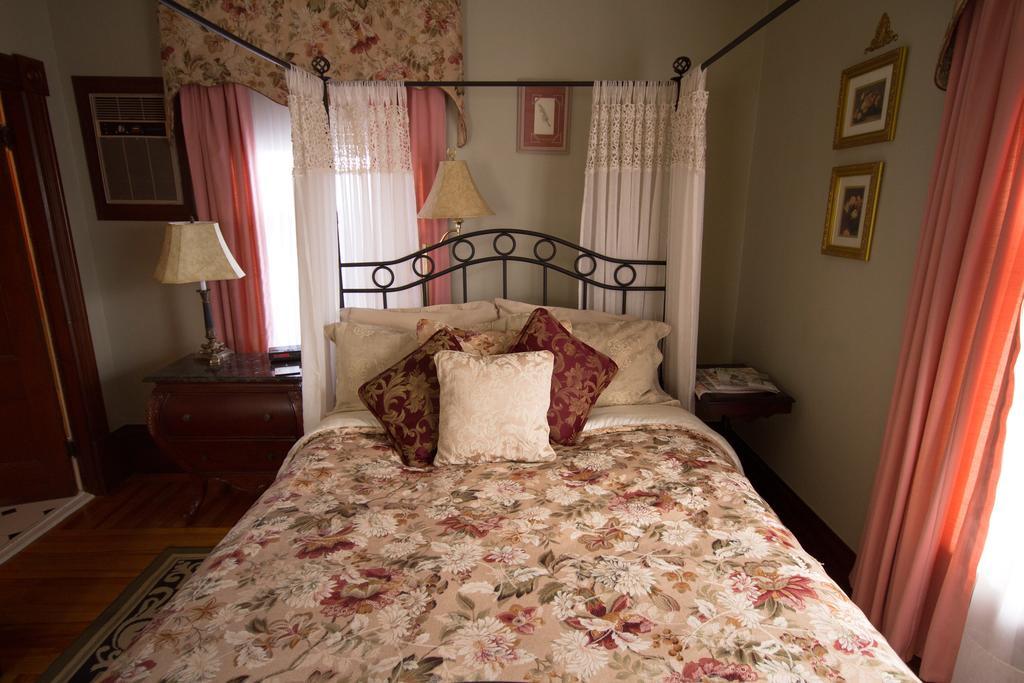 וולפוויל Victoria'S Historic Inn מראה חיצוני תמונה