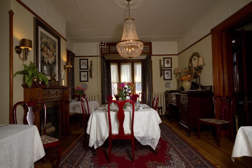 וולפוויל Victoria'S Historic Inn מראה חיצוני תמונה