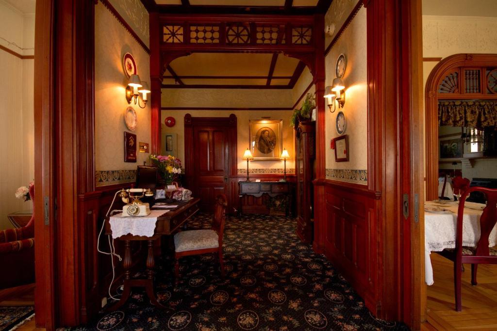 וולפוויל Victoria'S Historic Inn מראה חיצוני תמונה