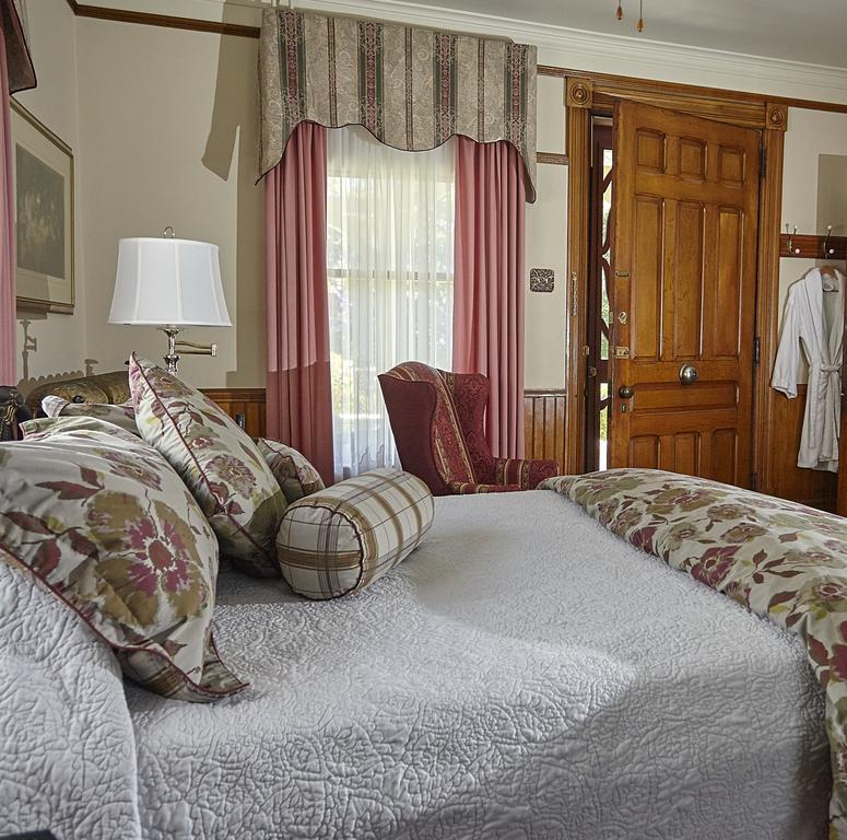 וולפוויל Victoria'S Historic Inn מראה חיצוני תמונה
