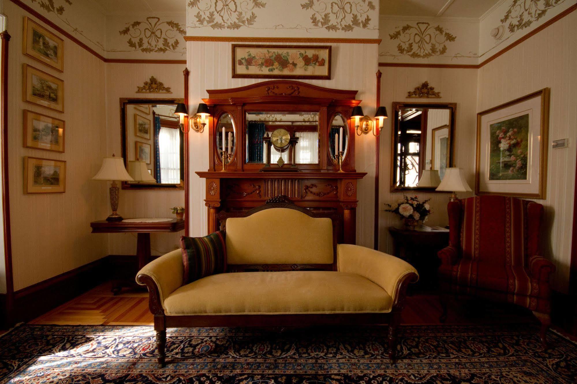 וולפוויל Victoria'S Historic Inn מראה חיצוני תמונה
