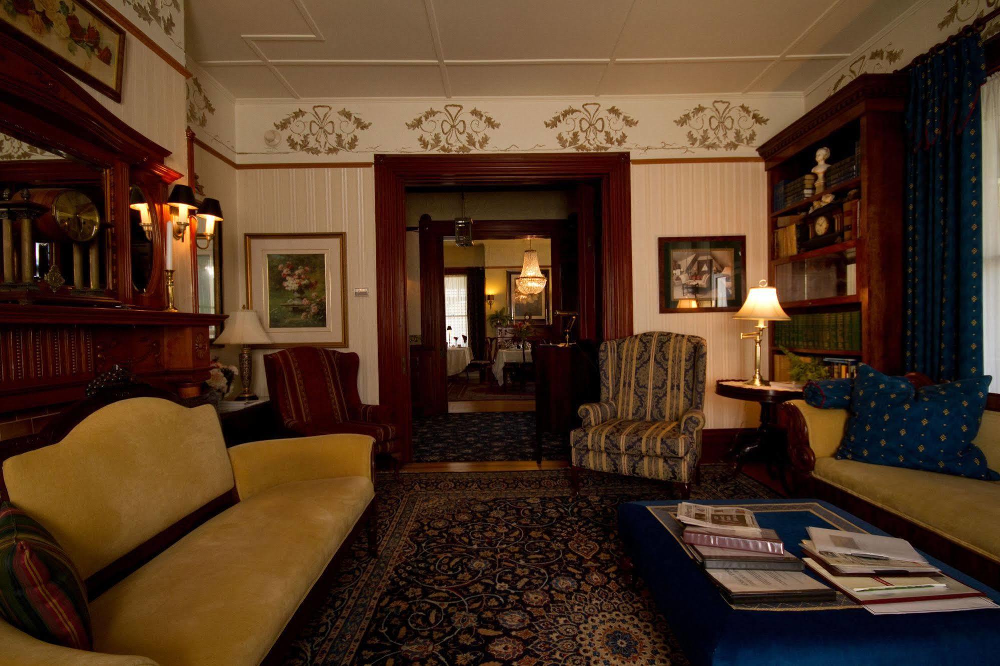 וולפוויל Victoria'S Historic Inn מראה חיצוני תמונה