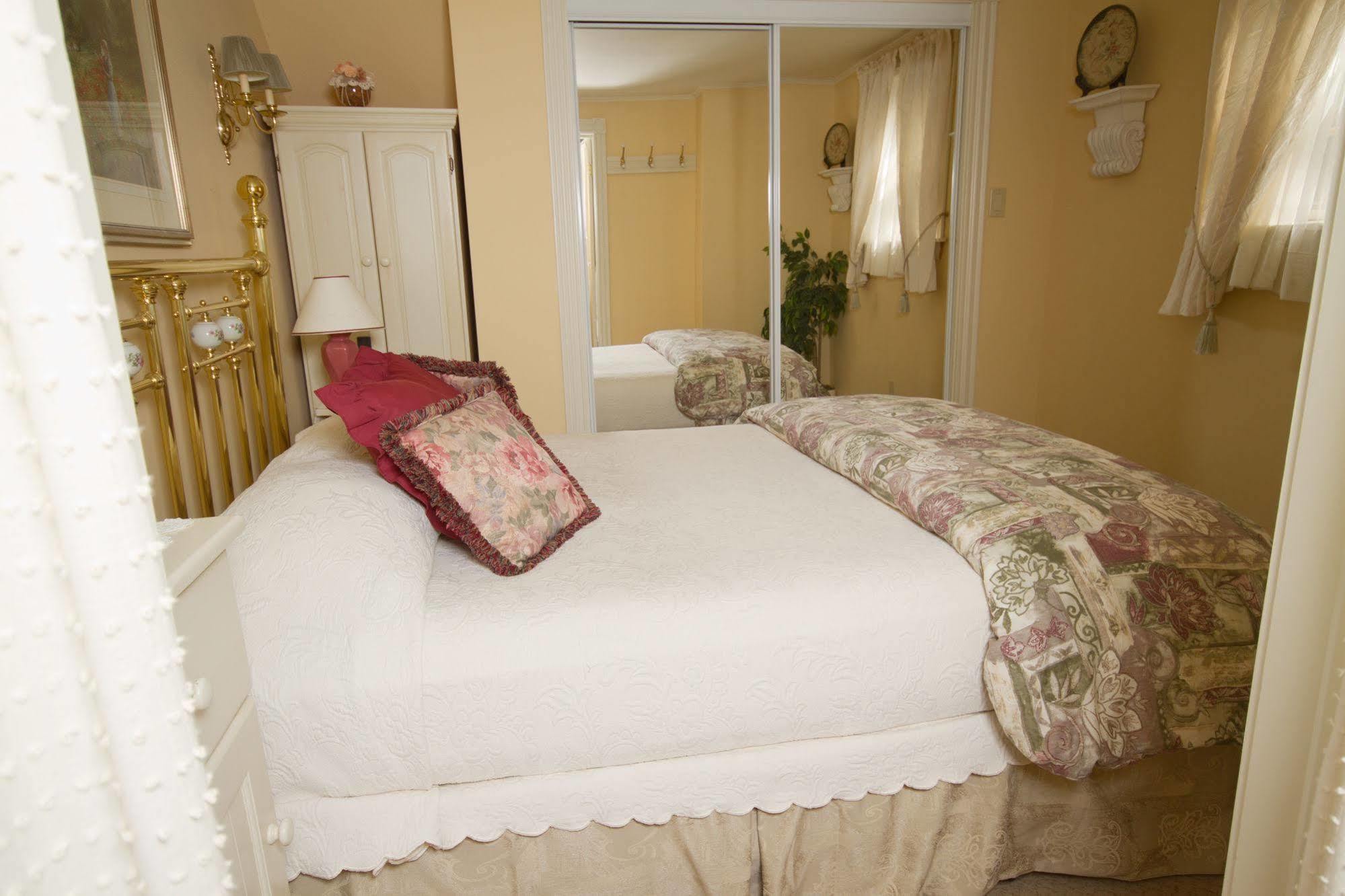 וולפוויל Victoria'S Historic Inn מראה חיצוני תמונה