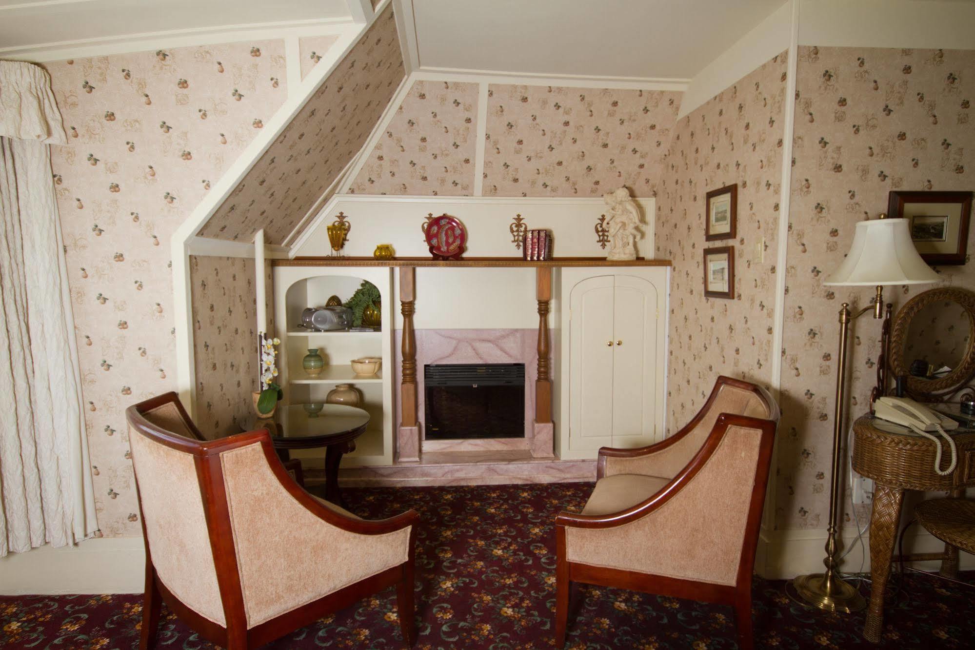 וולפוויל Victoria'S Historic Inn מראה חיצוני תמונה