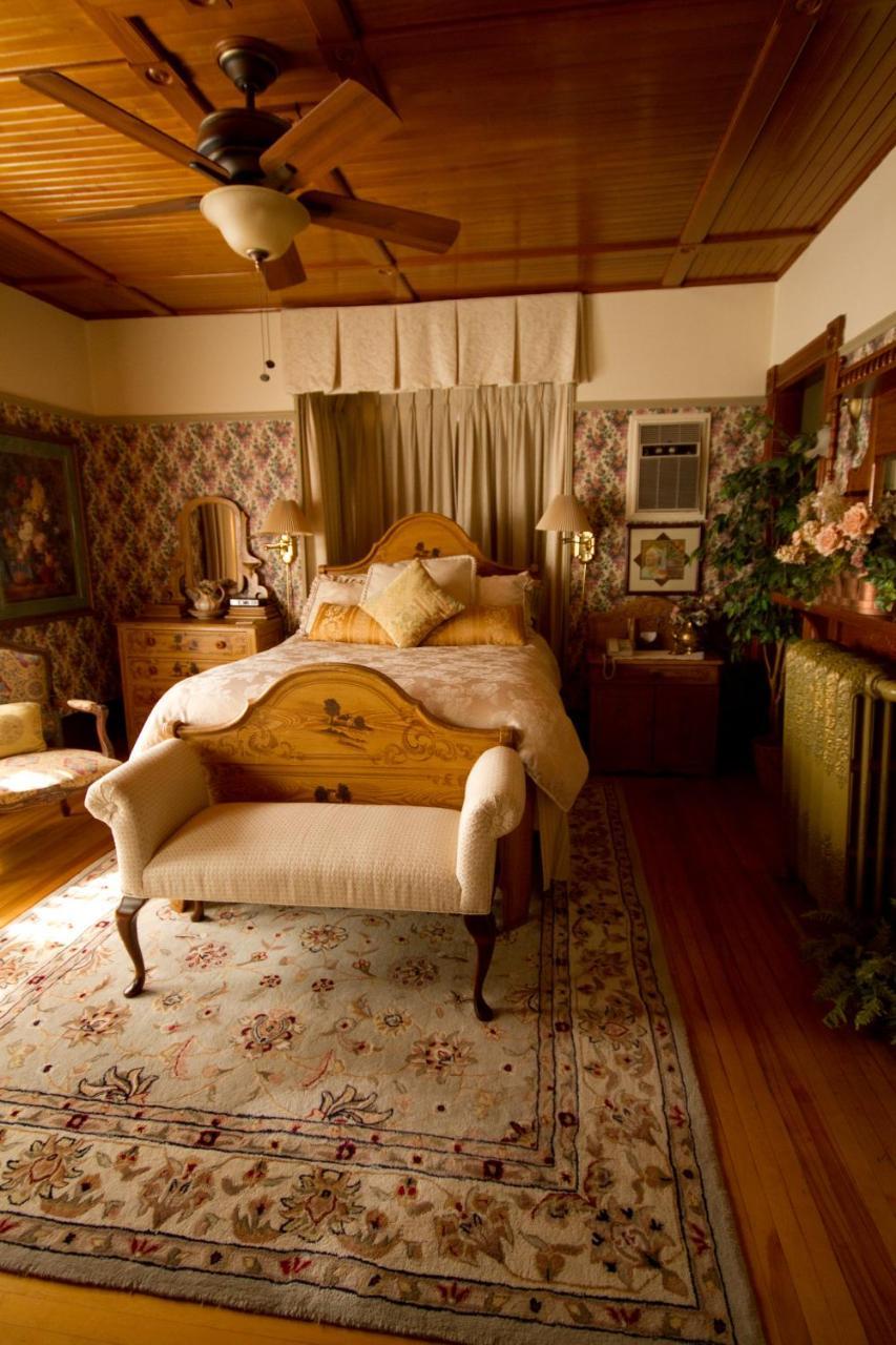 וולפוויל Victoria'S Historic Inn מראה חיצוני תמונה