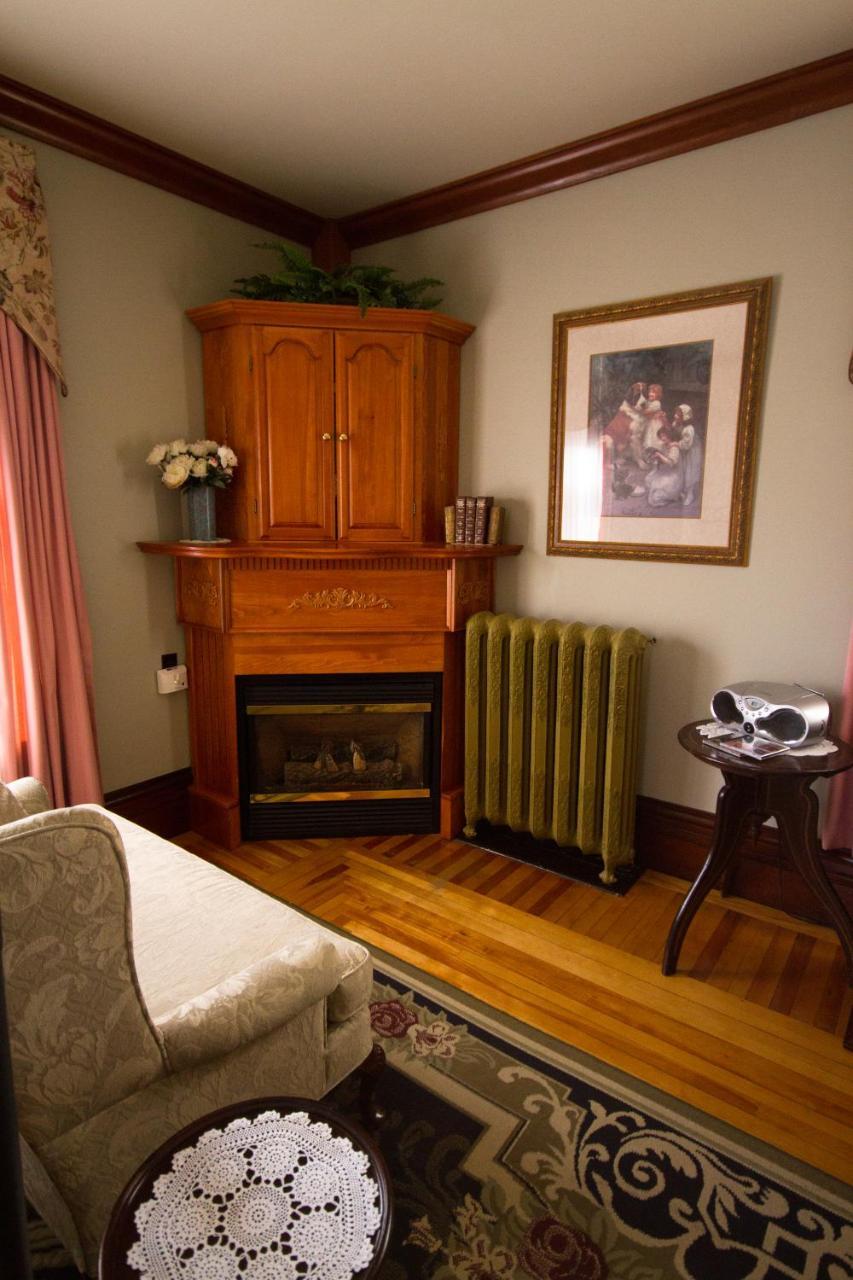וולפוויל Victoria'S Historic Inn מראה חיצוני תמונה